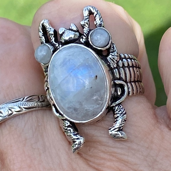 Bat ring .925 Sterling Silver set with 3 rainbow moonstones textured band sz 8.5 - Picture 12 of 16